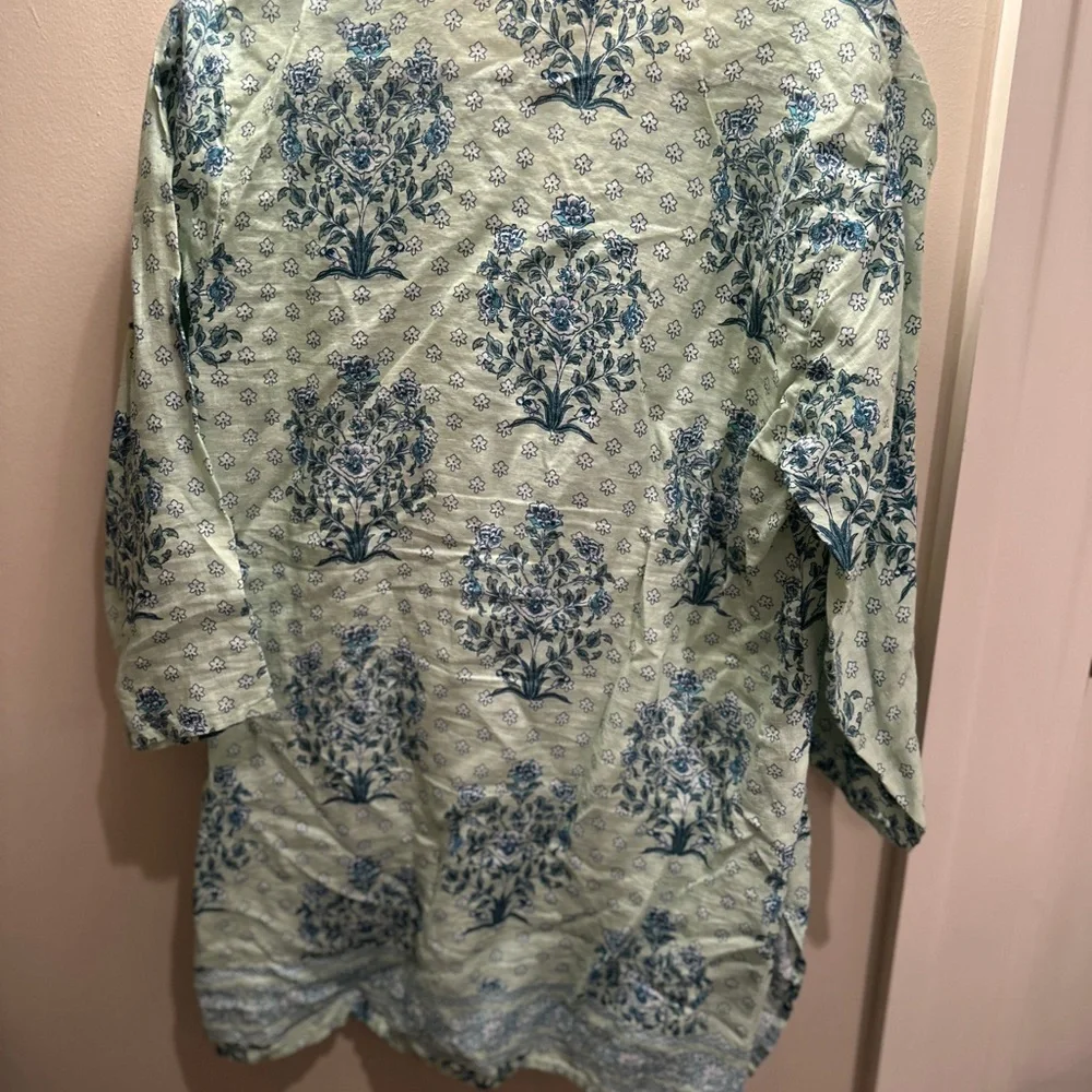 Roller Rabbit Blue and Green Floral Tunic NWOT - Picture 3 of 4